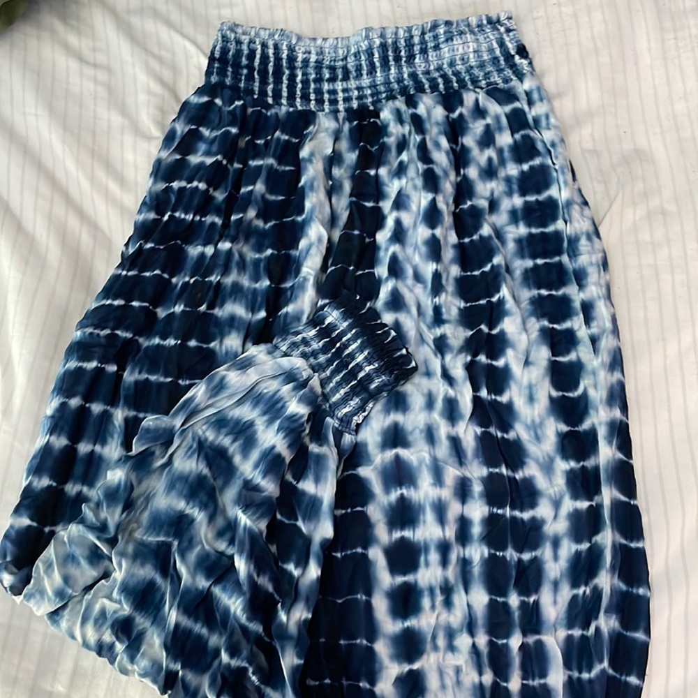 BLUE AND WHITE SHEIN YOGA PANTS